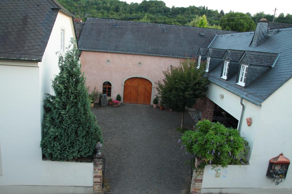 Weingut & Gaestehaus Giwergreif Wasserliesch Exteriör bild